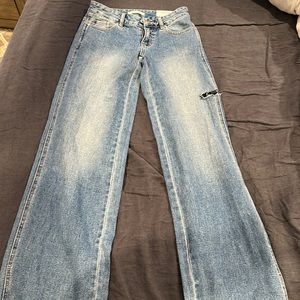 Pacsun low-waisted Jeans with a rip on the side